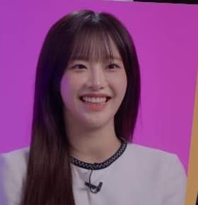 Chuu (Kim Ji-woo) photo 5